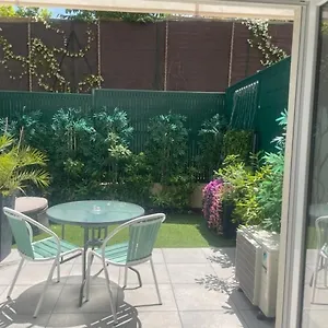 https://chez-candie.fr-provencehotel.com
