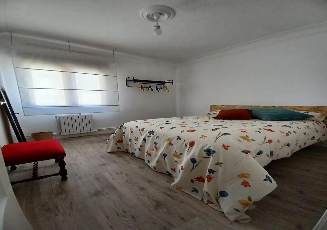 Homestay Habitaciones En El Atico De Tona Mirando A La Bahia De Santander